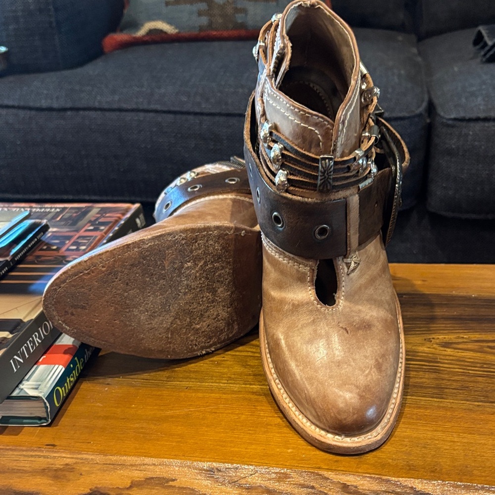 Freebird Distressed Brown Leather Western Boots